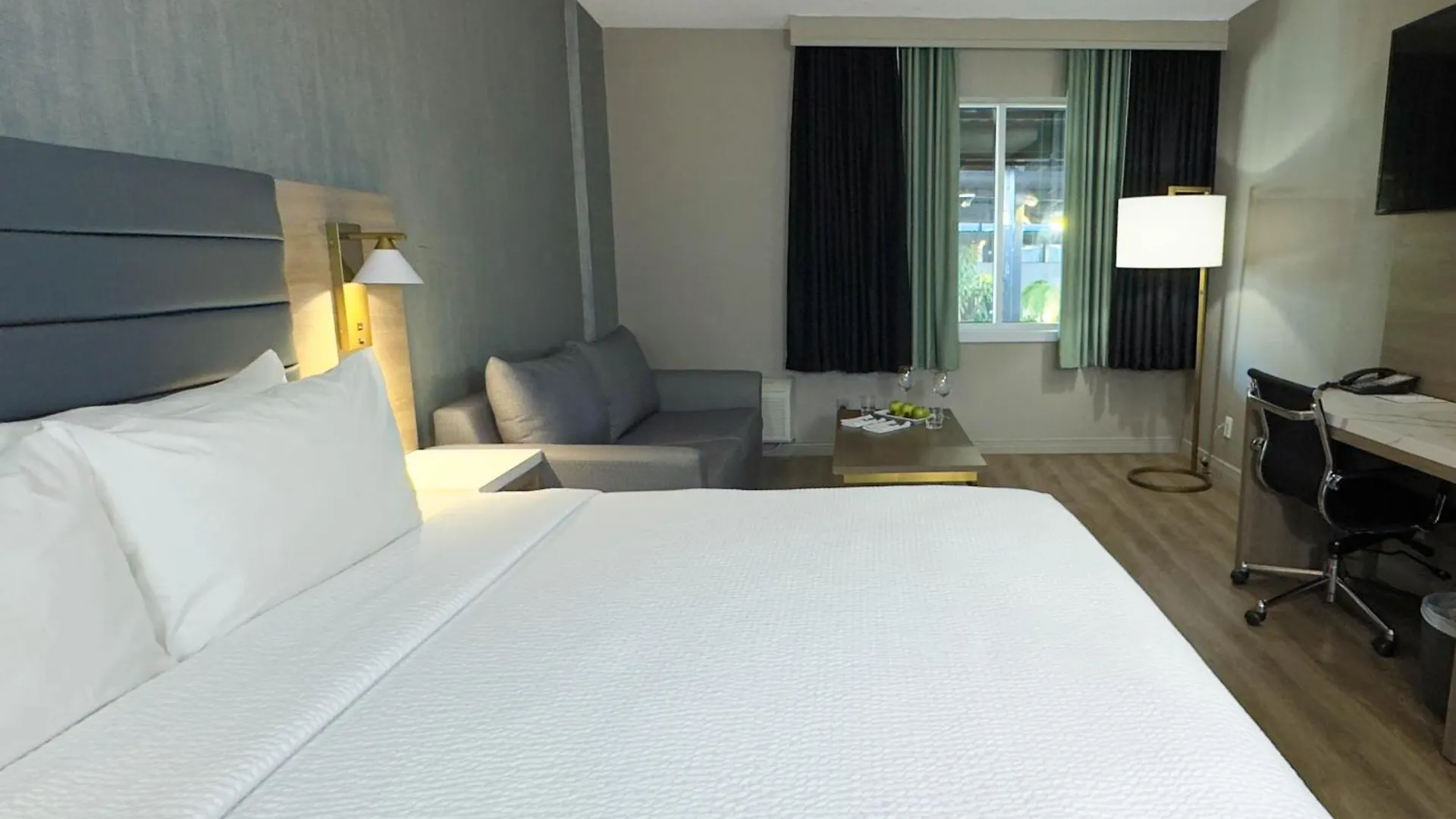 Radisson Hotel Montreal Airport