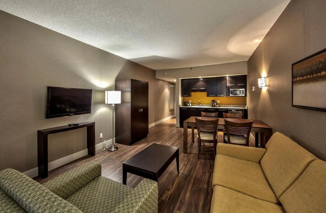 ***  Radisson Hotel Montreal Airport Canada