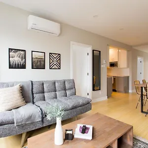 Apartment Trendy Little Italy 3 Bedroom By Den, Montreal