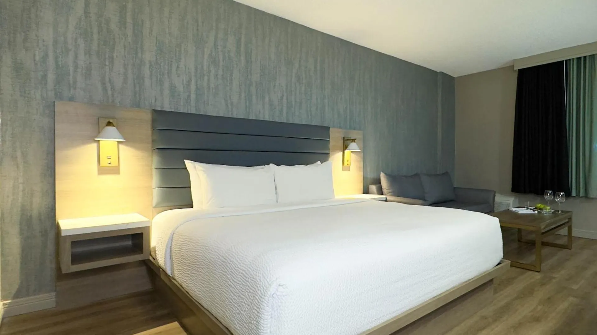 Radisson Hotel Montreal Airport 3*,  Canada