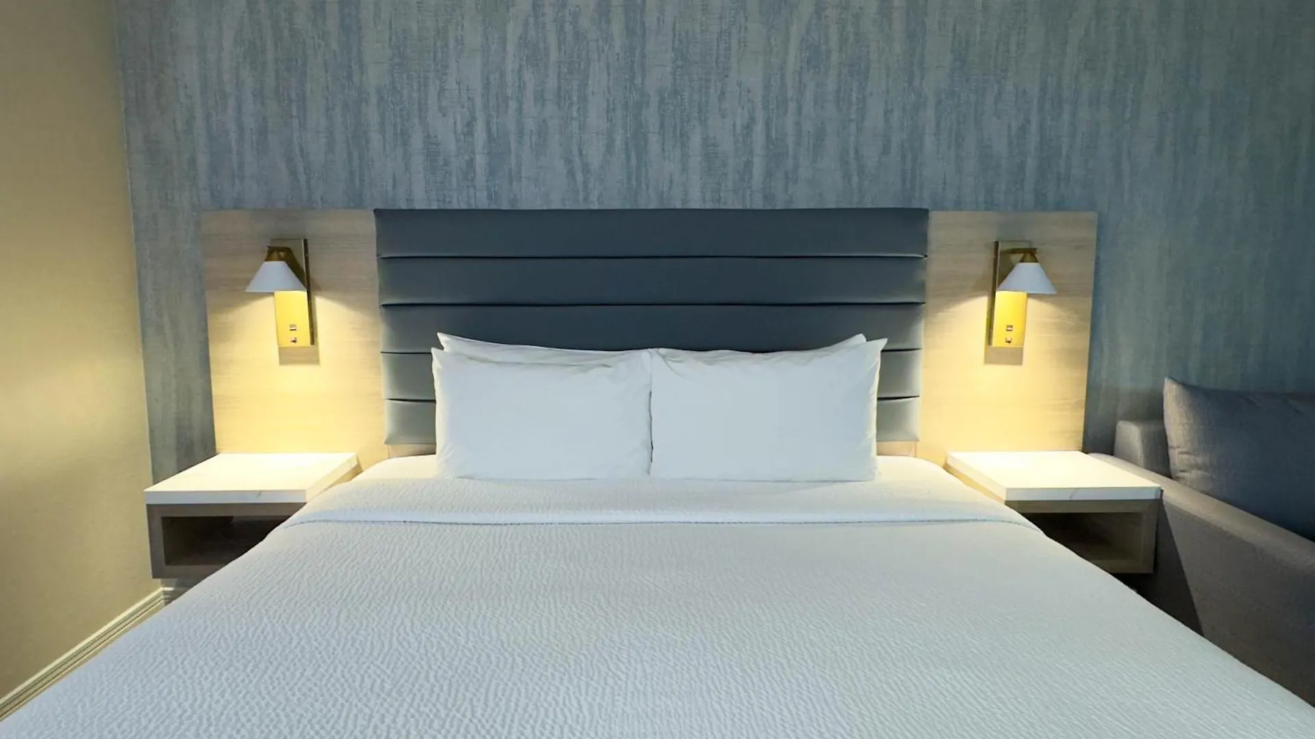 Radisson Hotel Montreal Airport 3*,  Canada